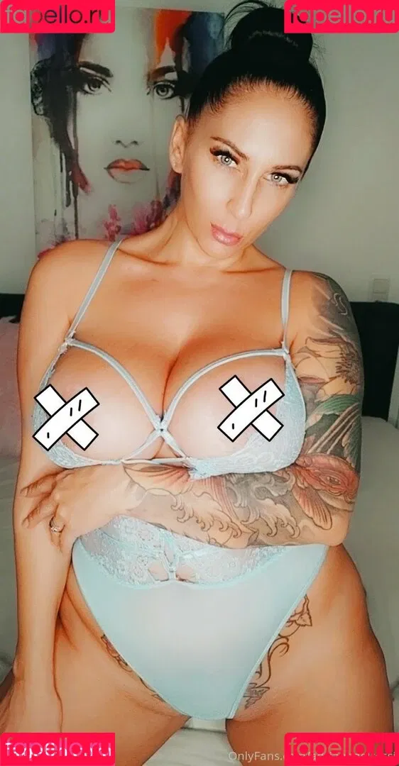 hotwifeadriana / wifeadriana Onlyfans Photo Gallery 