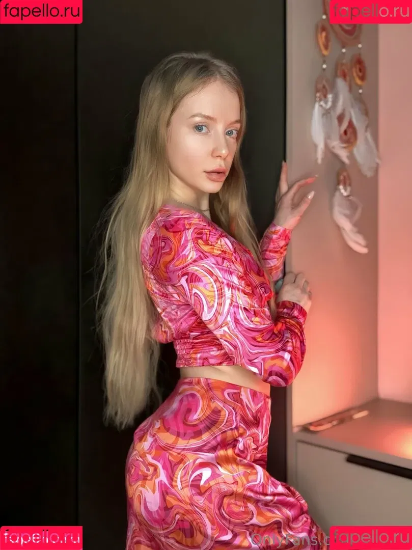 Intrepid-Sundae-8802 / eli_elli_ / elli_elli Onlyfans Photo Gallery 