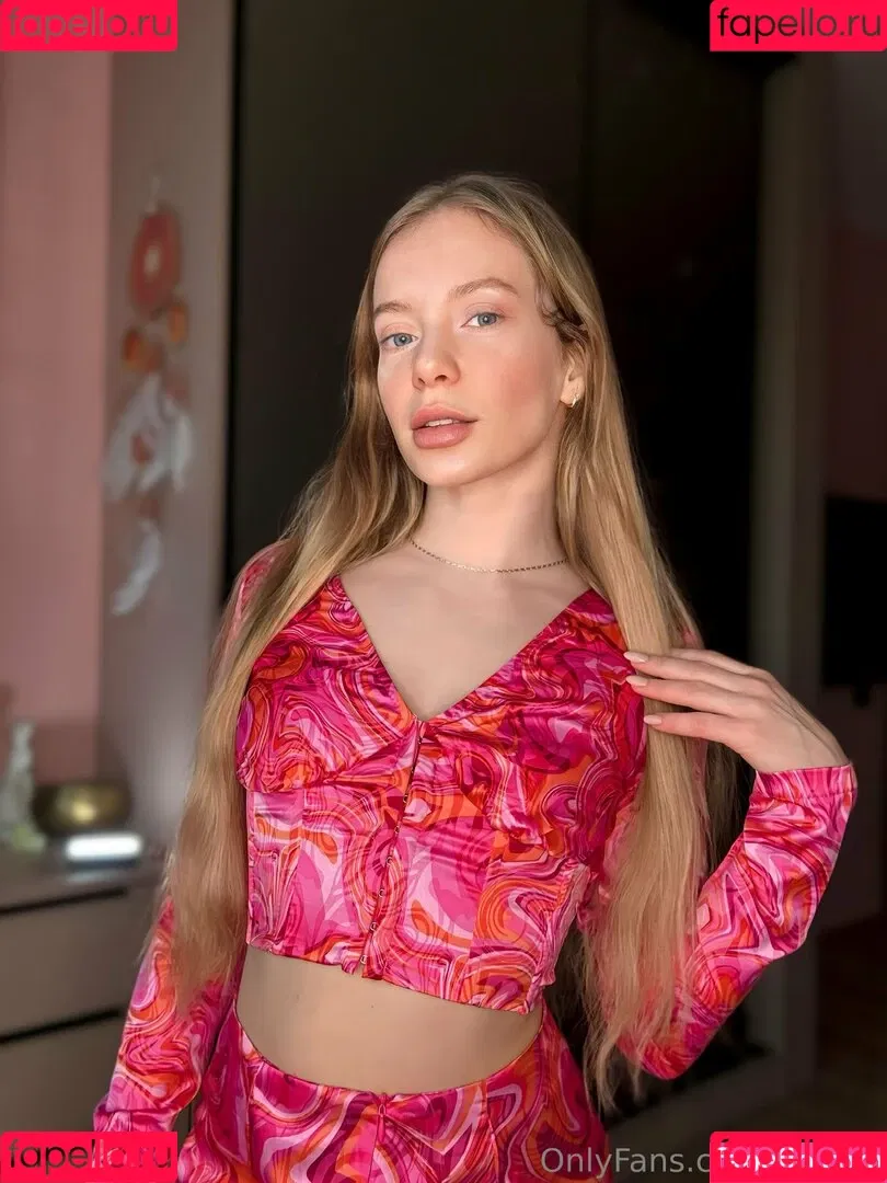 Intrepid-Sundae-8802 / eli_elli_ / elli_elli Onlyfans Photo Gallery 