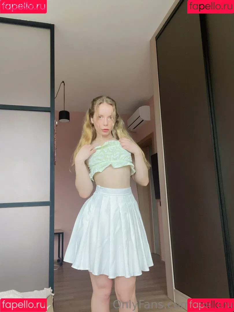 Intrepid-Sundae-8802 / eli_elli_ / elli_elli Onlyfans Photo Gallery 
