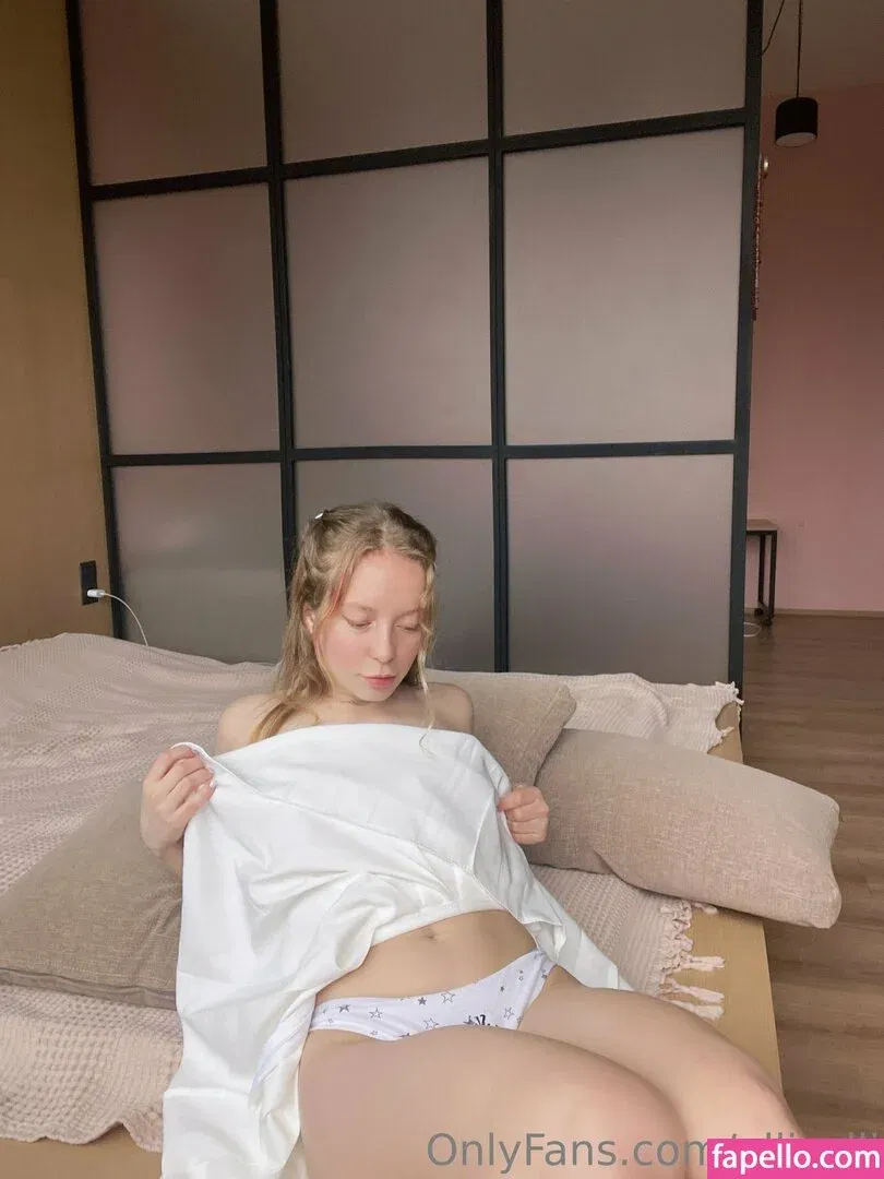 Intrepid-Sundae-8802 / eli_elli_ / elli_elli Onlyfans Photo Gallery 