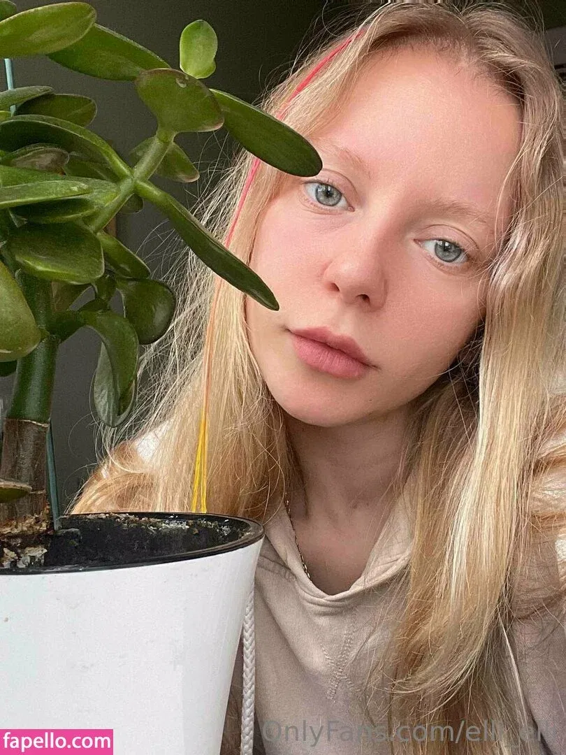 Intrepid-Sundae-8802 / eli_elli_ / elli_elli Onlyfans Photo Gallery 