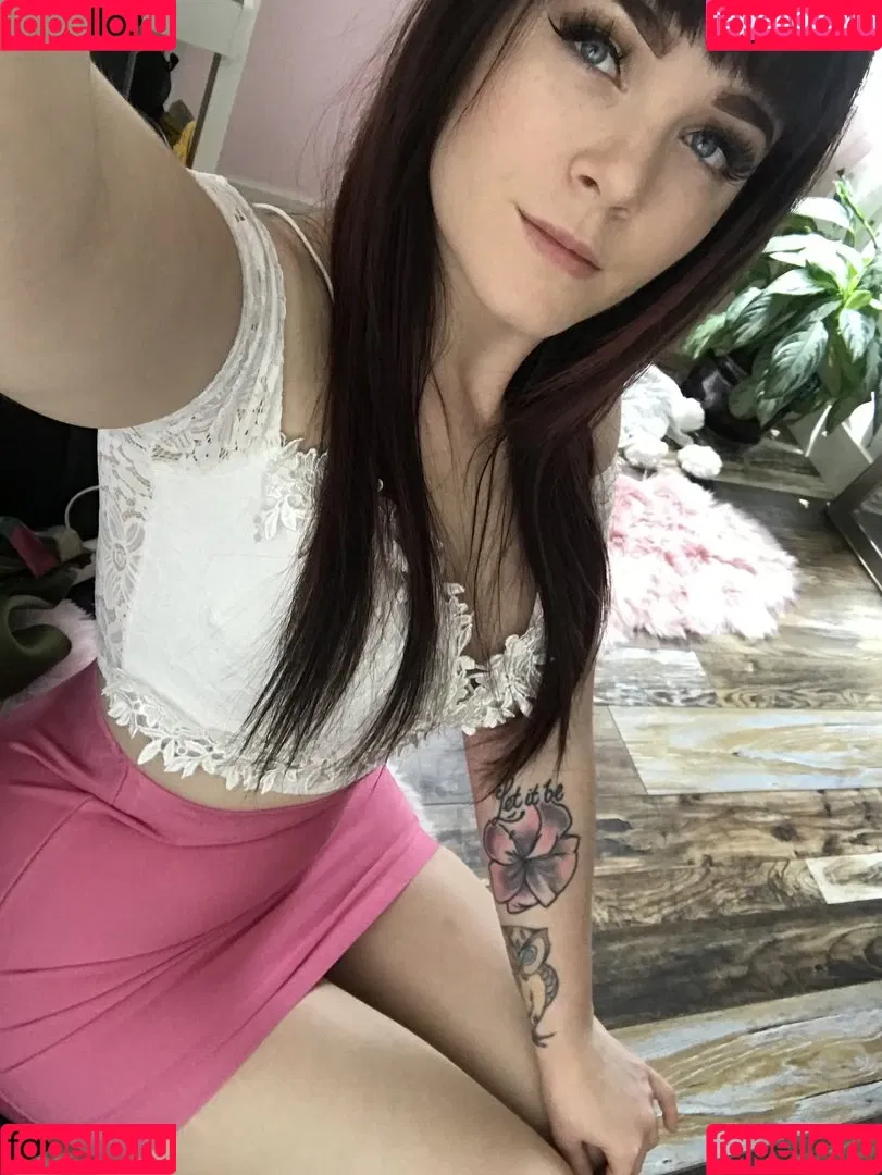 Emily Lynne / MyFreeCams / https: / theemilylynne / themilylynne Onlyfans Photo Gallery 