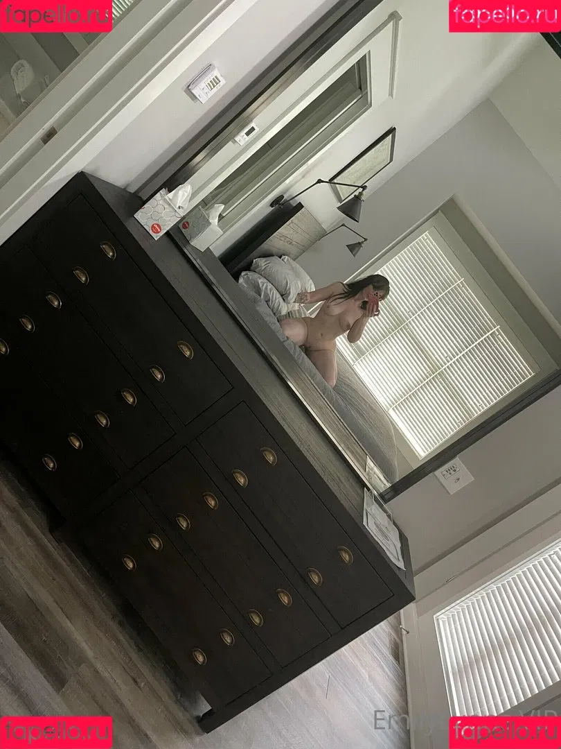 Emily Lynne / MyFreeCams / https: / theemilylynne / themilylynne Onlyfans Photo Gallery 