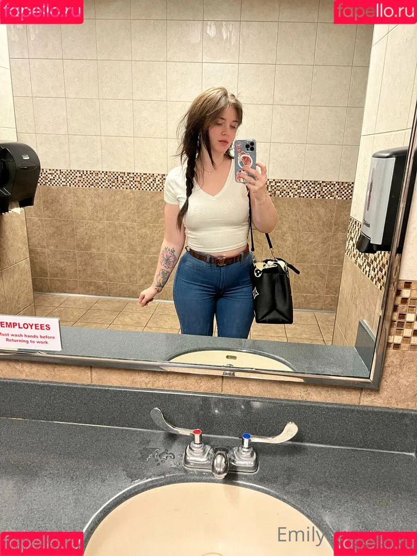 Emily Lynne / MyFreeCams / https: / theemilylynne / themilylynne Onlyfans Photo Gallery 