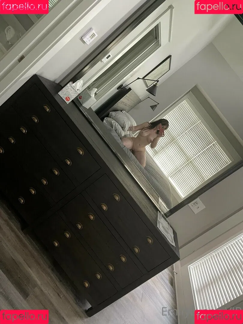 Emily Lynne / MyFreeCams / https: / theemilylynne / themilylynne Onlyfans Photo Gallery 