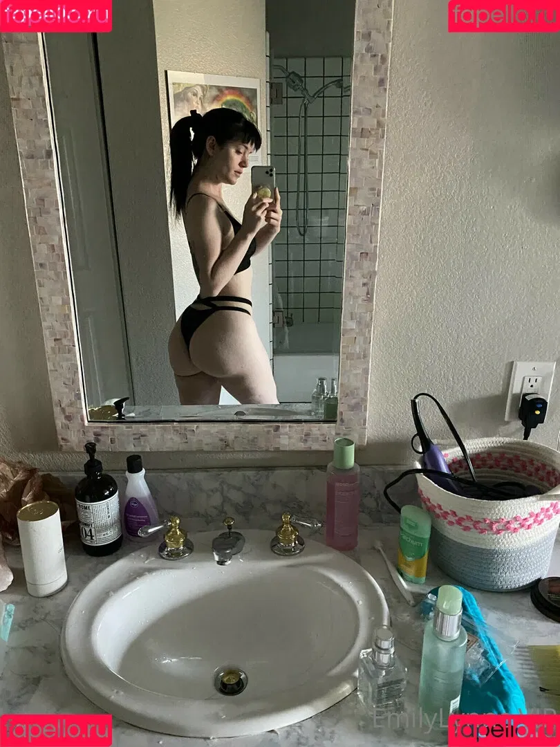 Emily Lynne / MyFreeCams / https: / theemilylynne / themilylynne Onlyfans Photo Gallery 