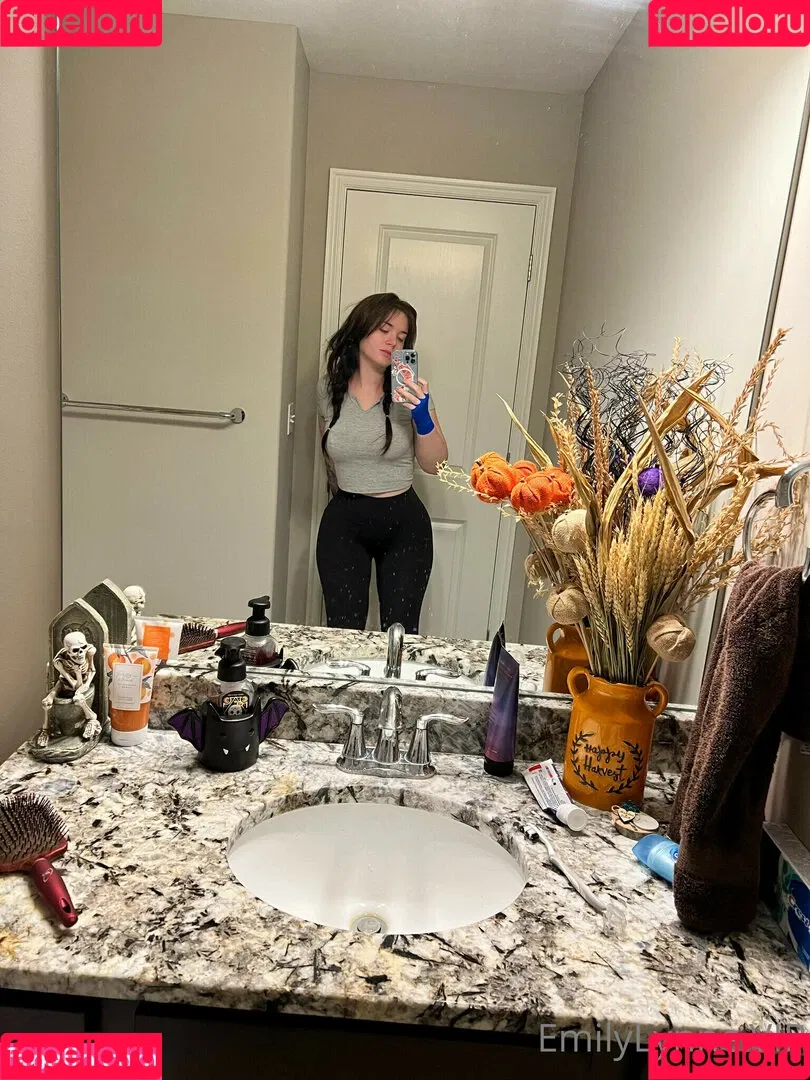 Emily Lynne / MyFreeCams / https: / theemilylynne / themilylynne Onlyfans Photo Gallery 