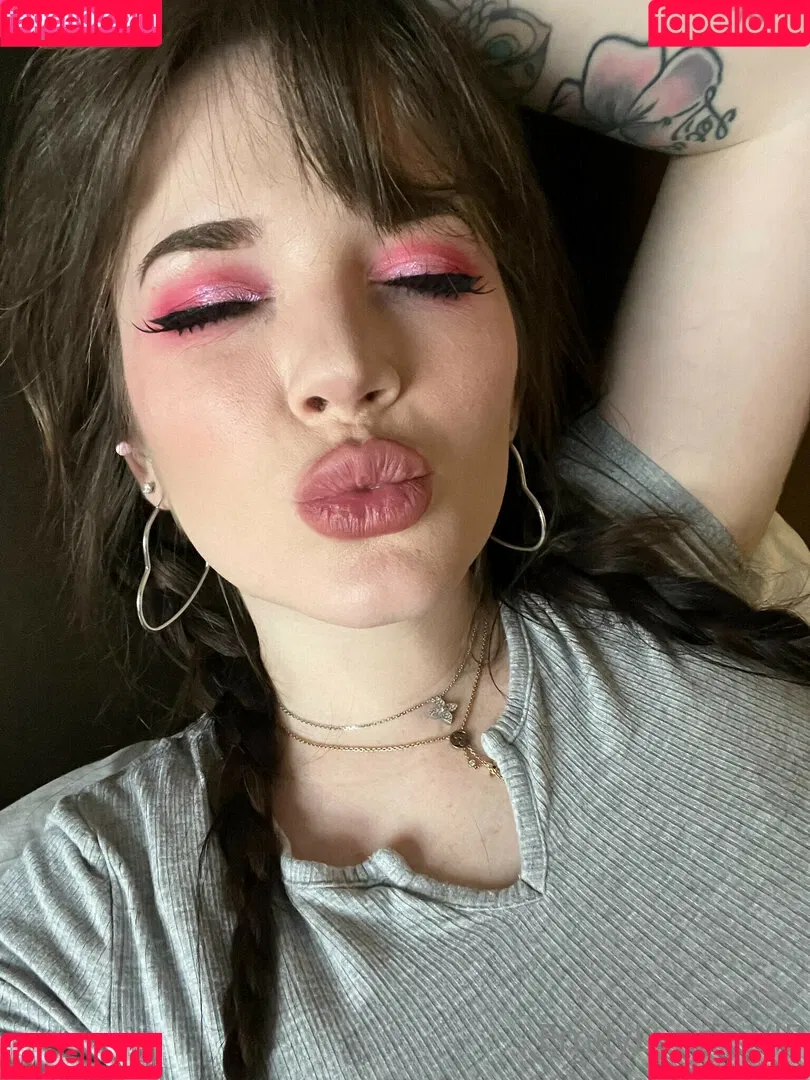 Emily Lynne / MyFreeCams / https: / theemilylynne / themilylynne Onlyfans Photo Gallery 
