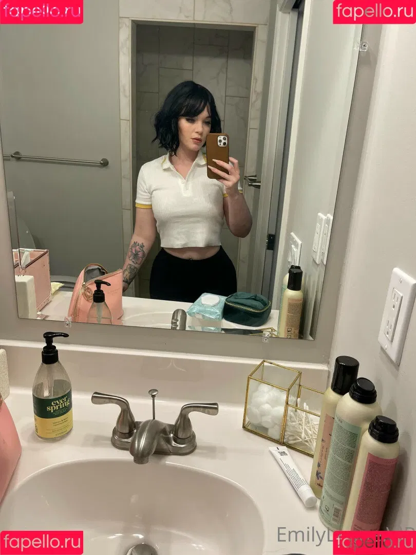 Emily Lynne / MyFreeCams / https: / theemilylynne / themilylynne Onlyfans Photo Gallery 
