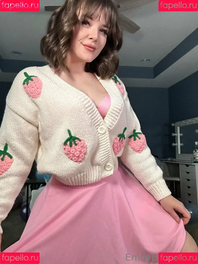 Emily Lynne / MyFreeCams / https: / theemilylynne / themilylynne Onlyfans Photo Gallery 