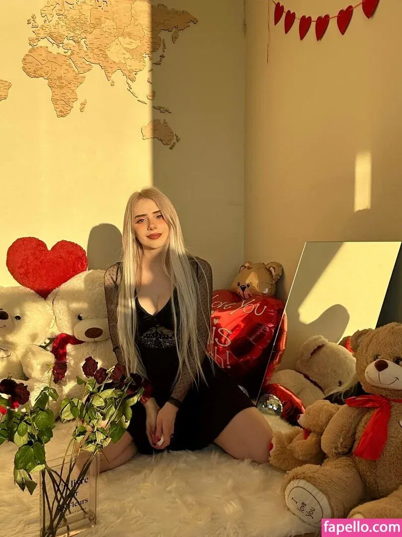 Sveta Sollar / Svetа Sollar / svetasollar Onlyfans Photo Gallery 