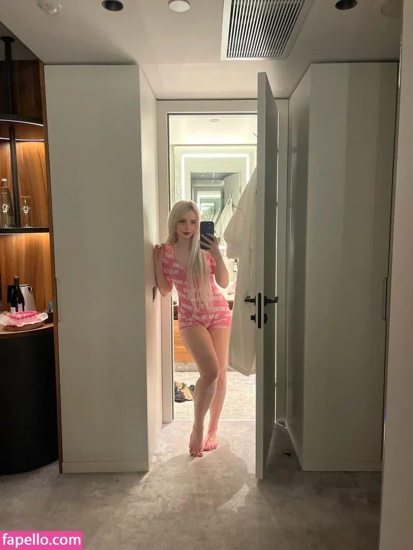 Sveta Sollar / Svetа Sollar / svetasollar Onlyfans Photo Gallery 