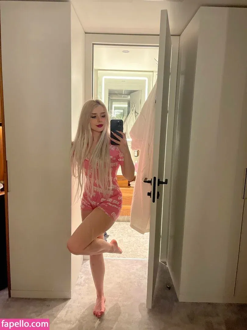 Sveta Sollar / Svetа Sollar / svetasollar Onlyfans Photo Gallery 