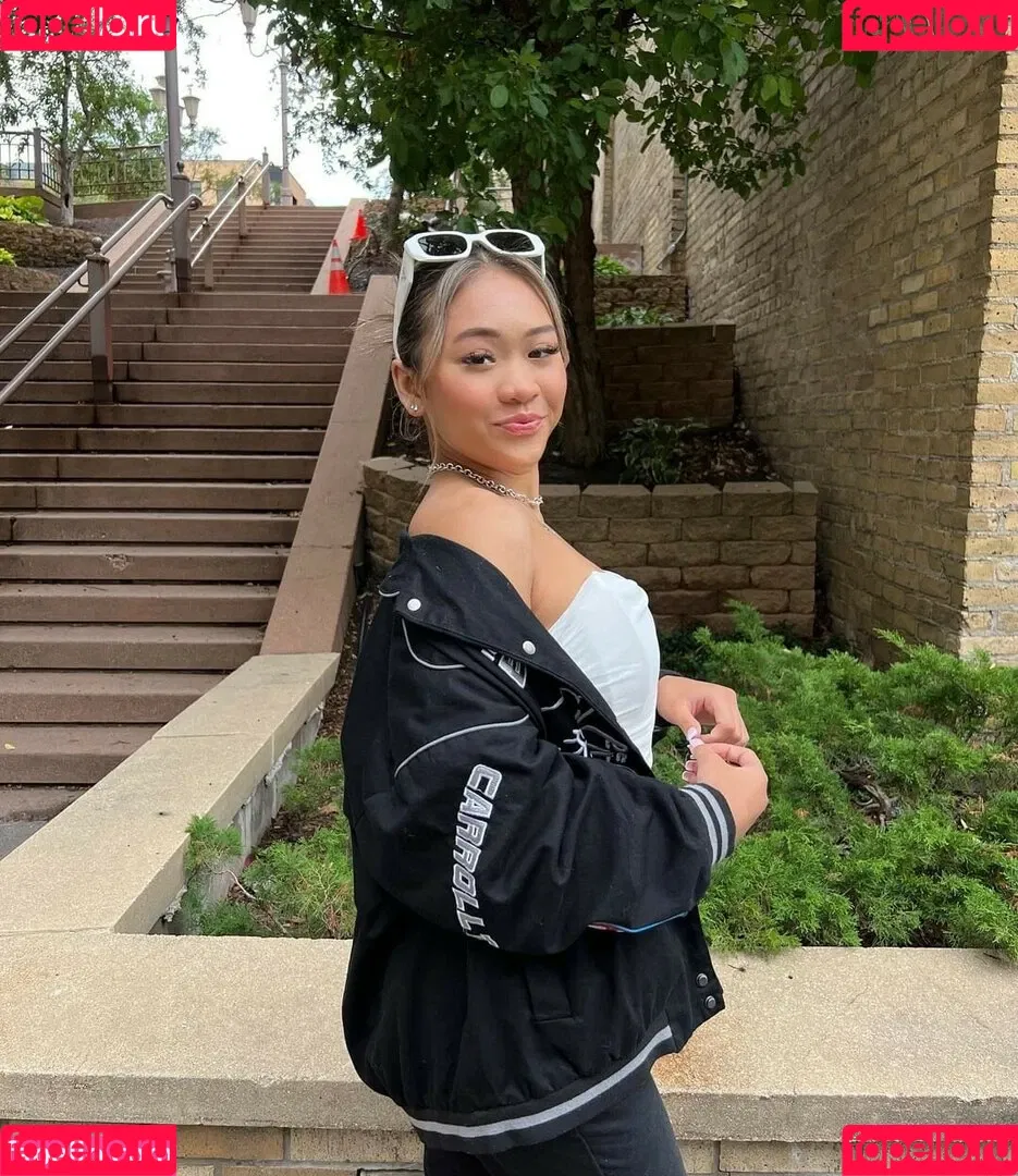 Suni Lee / sunisalee / u144353206 Onlyfans Photo Gallery 