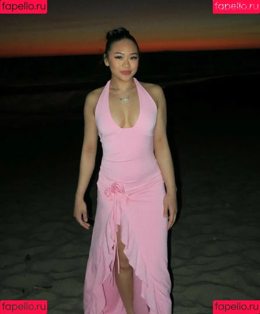 Suni Lee / sunisalee / u144353206 Onlyfans Photo Gallery 