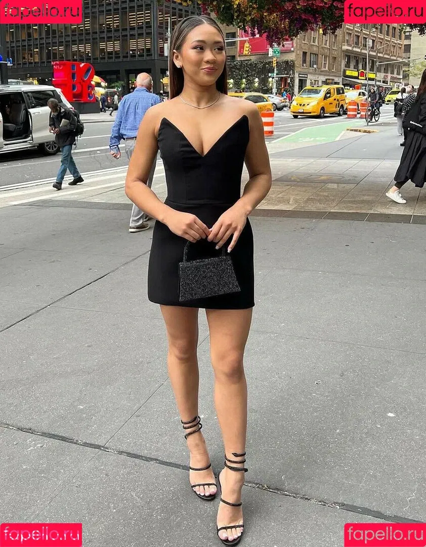 Suni Lee / sunisalee / u144353206 Onlyfans Photo Gallery 