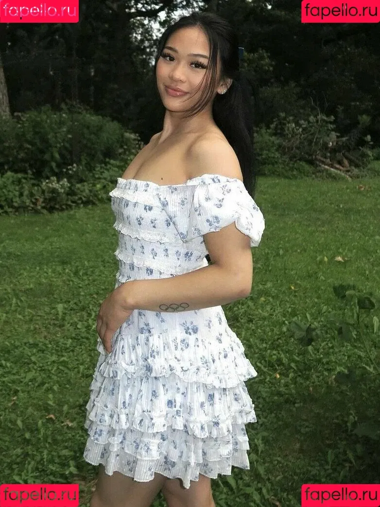 Suni Lee / sunisalee / u144353206 Onlyfans Photo Gallery 