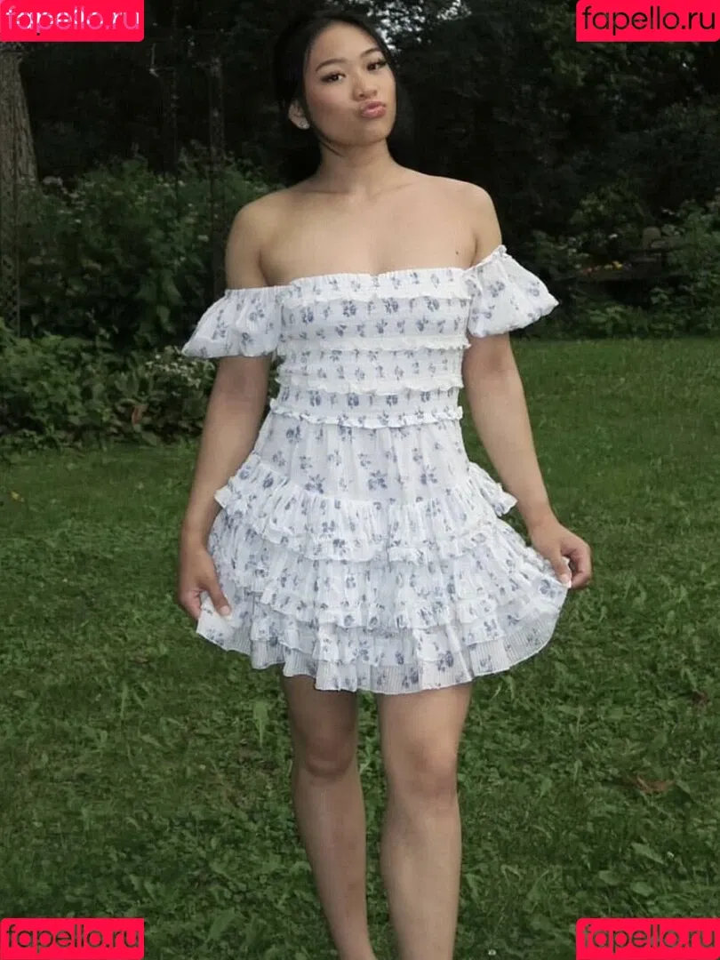 Suni Lee / sunisalee / u144353206 Onlyfans Photo Gallery 