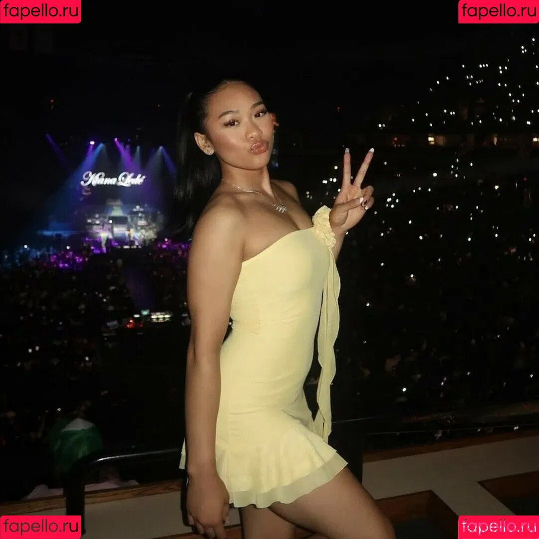 Suni Lee / sunisalee / u144353206 Onlyfans Photo Gallery 