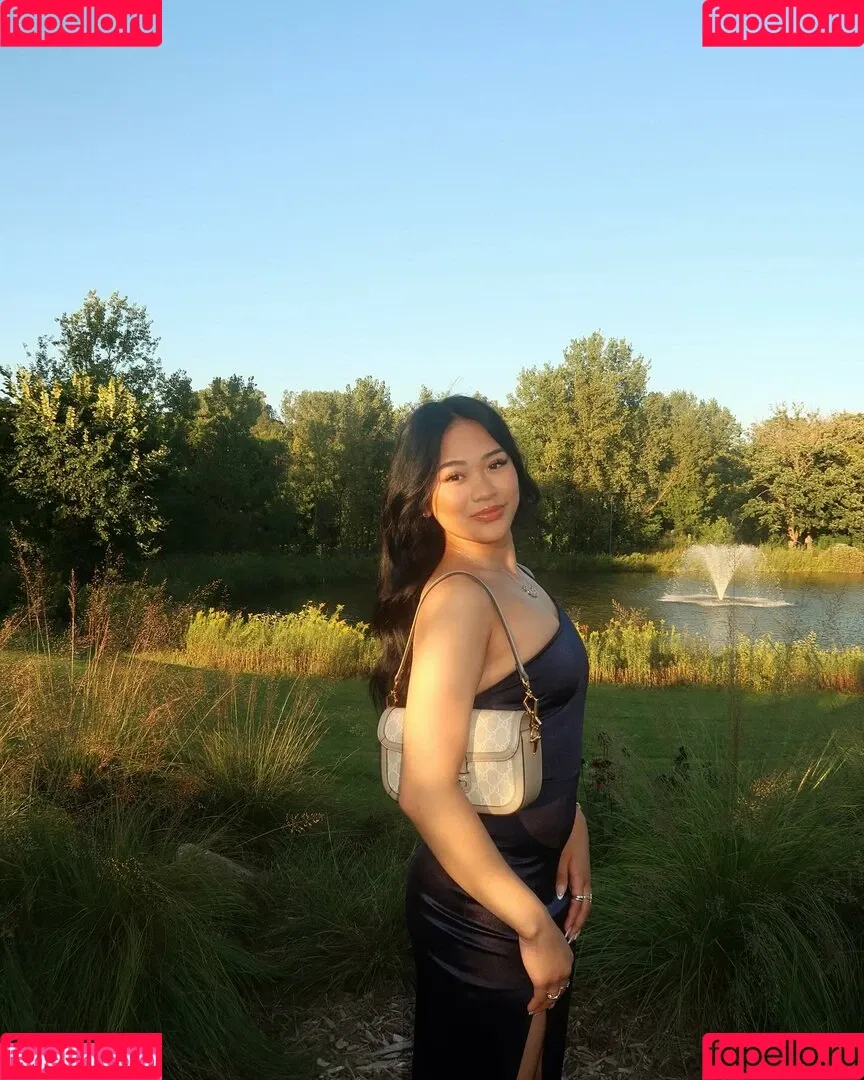 Suni Lee / sunisalee / u144353206 Onlyfans Photo Gallery 