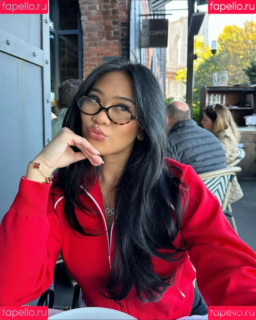 Suni Lee / sunisalee / u144353206 Onlyfans Photo Gallery 