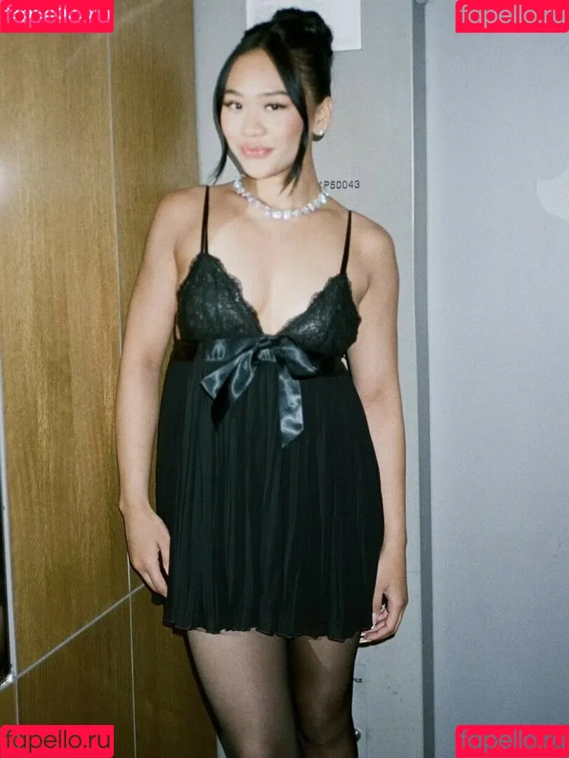 Suni Lee / sunisalee / u144353206 Onlyfans Photo Gallery 