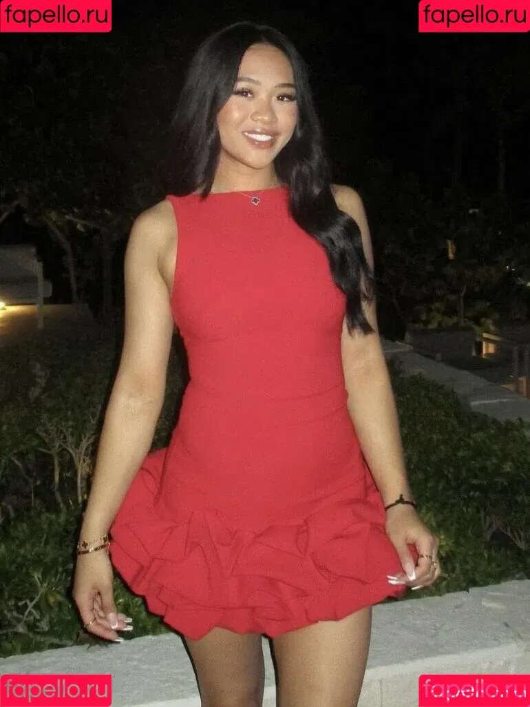 Suni Lee / sunisalee / u144353206 Onlyfans Photo Gallery 