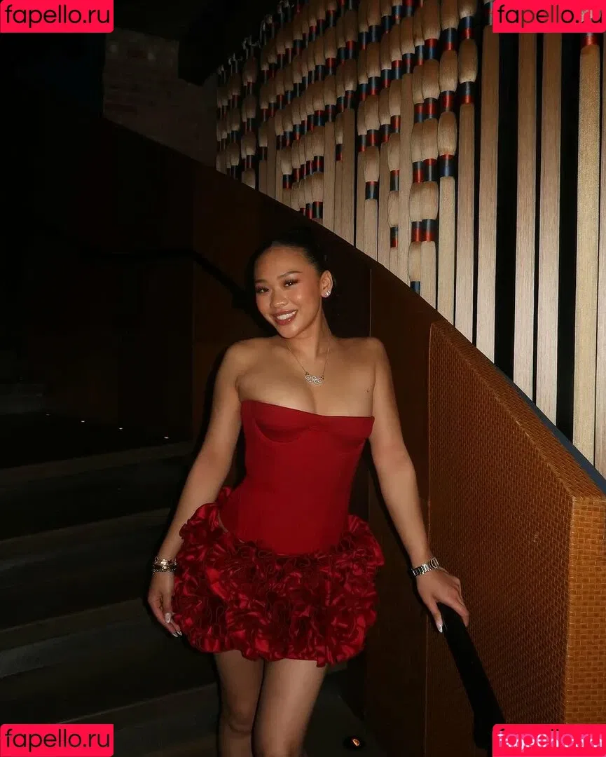 Suni Lee / sunisalee / u144353206 Onlyfans Photo Gallery 