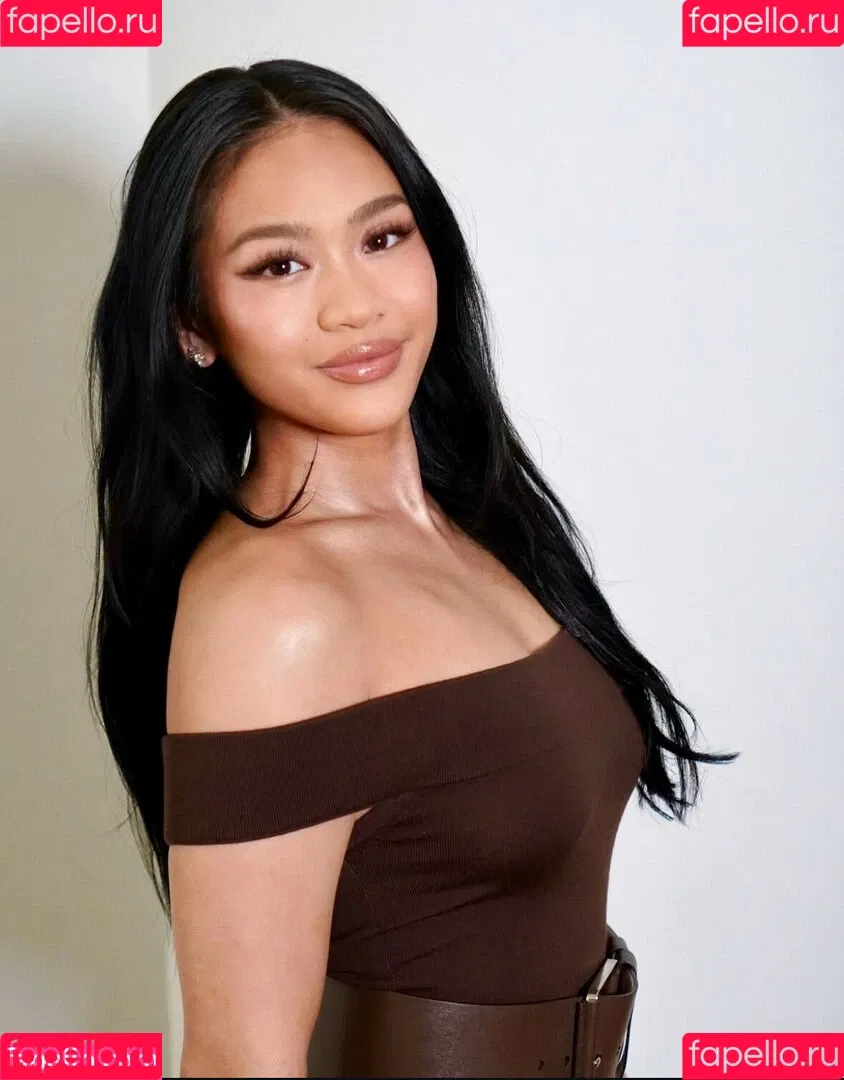 Suni Lee / sunisalee / u144353206 Onlyfans Photo Gallery 