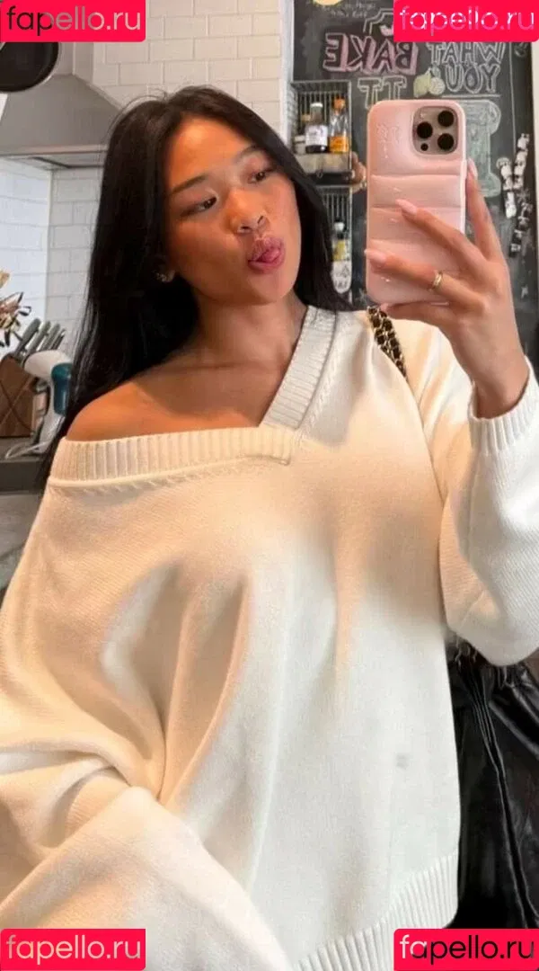 Suni Lee / sunisalee / u144353206 Onlyfans Photo Gallery 
