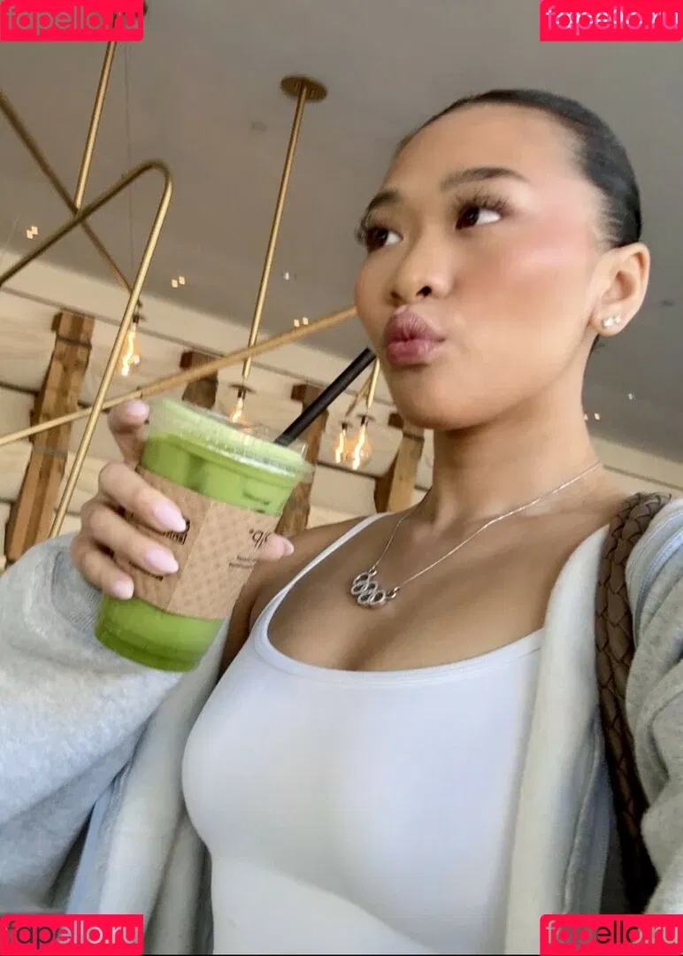 Suni Lee / sunisalee / u144353206 Onlyfans Photo Gallery 