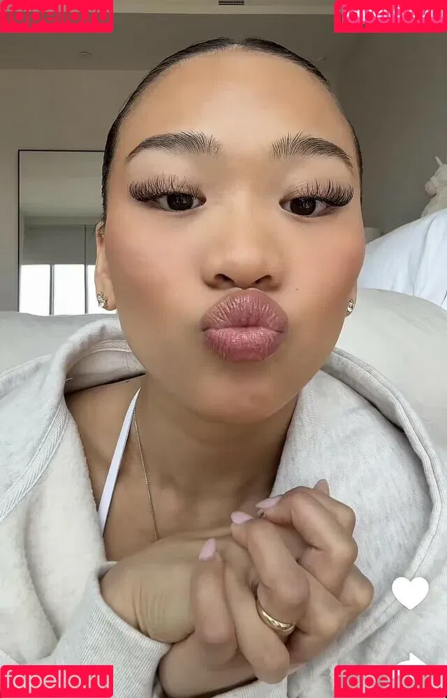 Suni Lee / sunisalee / u144353206 Onlyfans Photo Gallery 