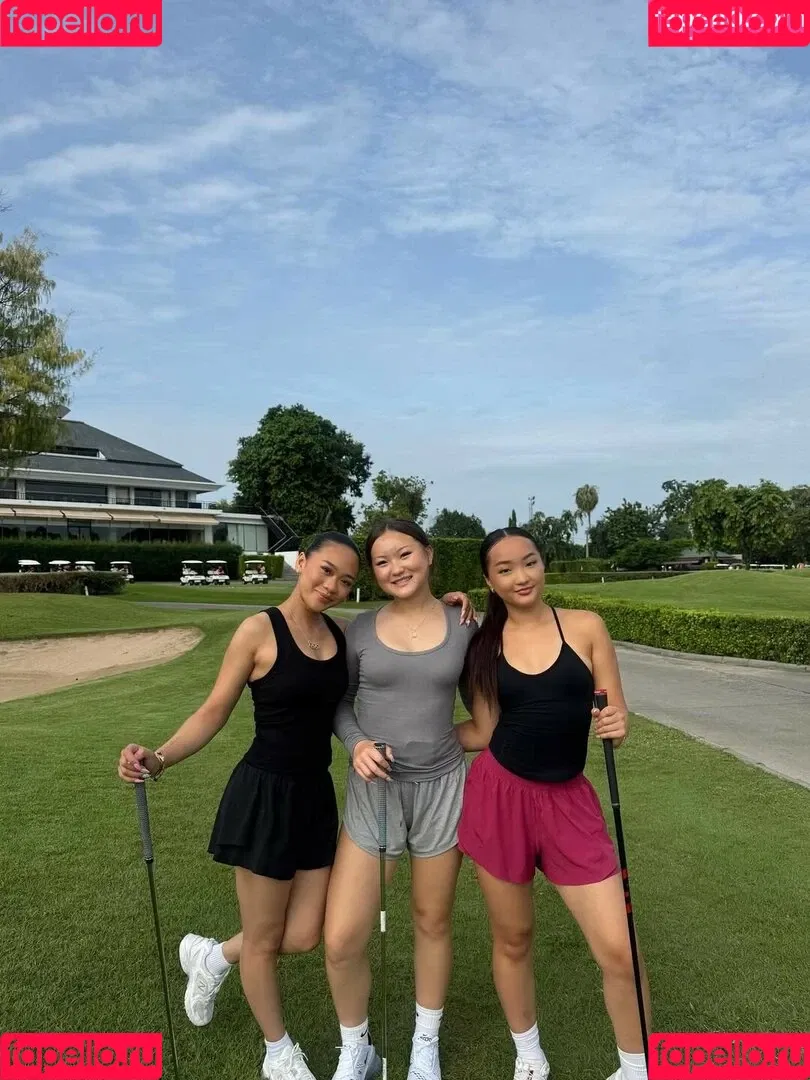 Suni Lee / sunisalee / u144353206 Onlyfans Photo Gallery 