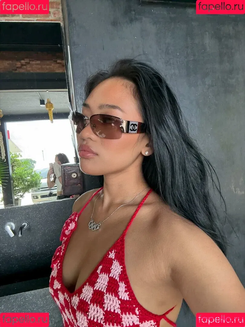 Suni Lee / sunisalee / u144353206 Onlyfans Photo Gallery 