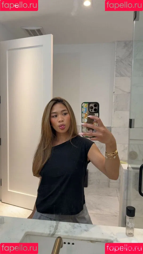 Suni Lee / sunisalee / u144353206 Onlyfans Photo Gallery 