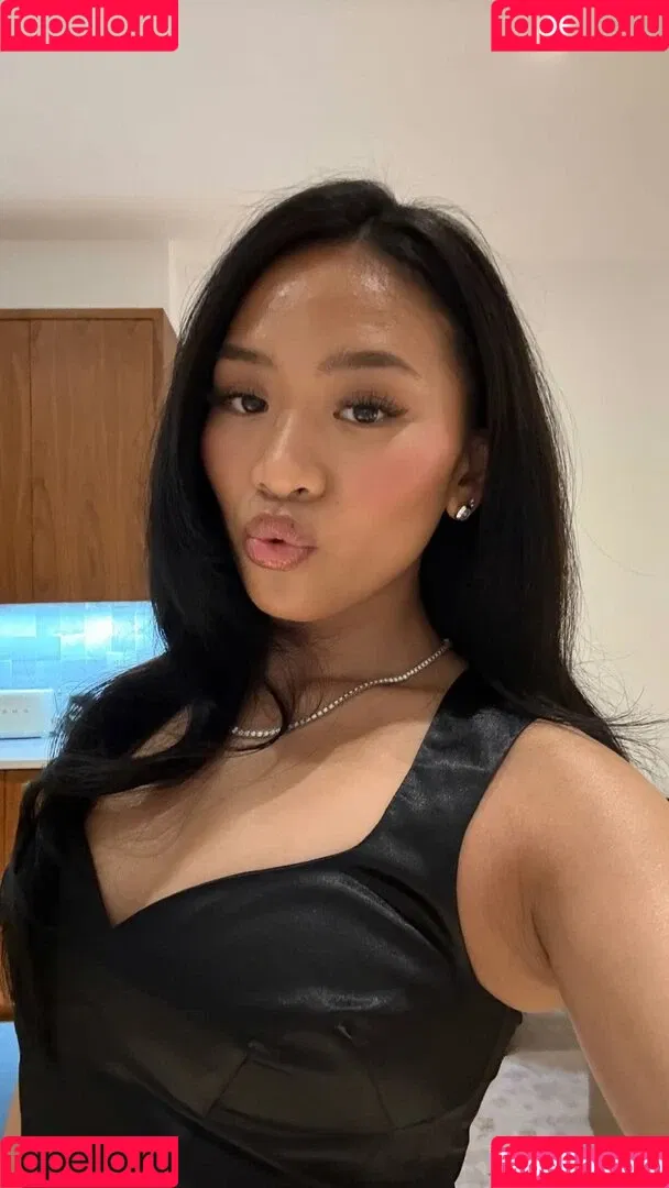 Suni Lee / sunisalee / u144353206 Onlyfans Photo Gallery 