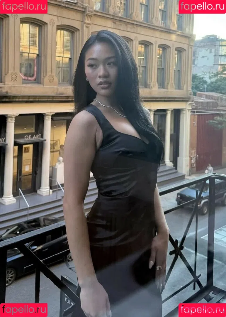 Suni Lee / sunisalee / u144353206 Onlyfans Photo Gallery 