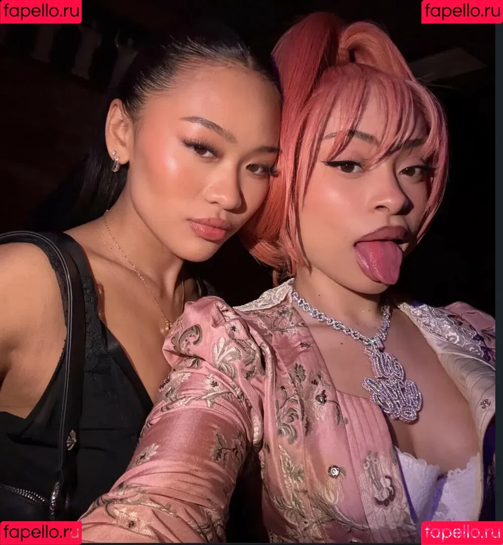 Suni Lee / sunisalee / u144353206 Onlyfans Photo Gallery 