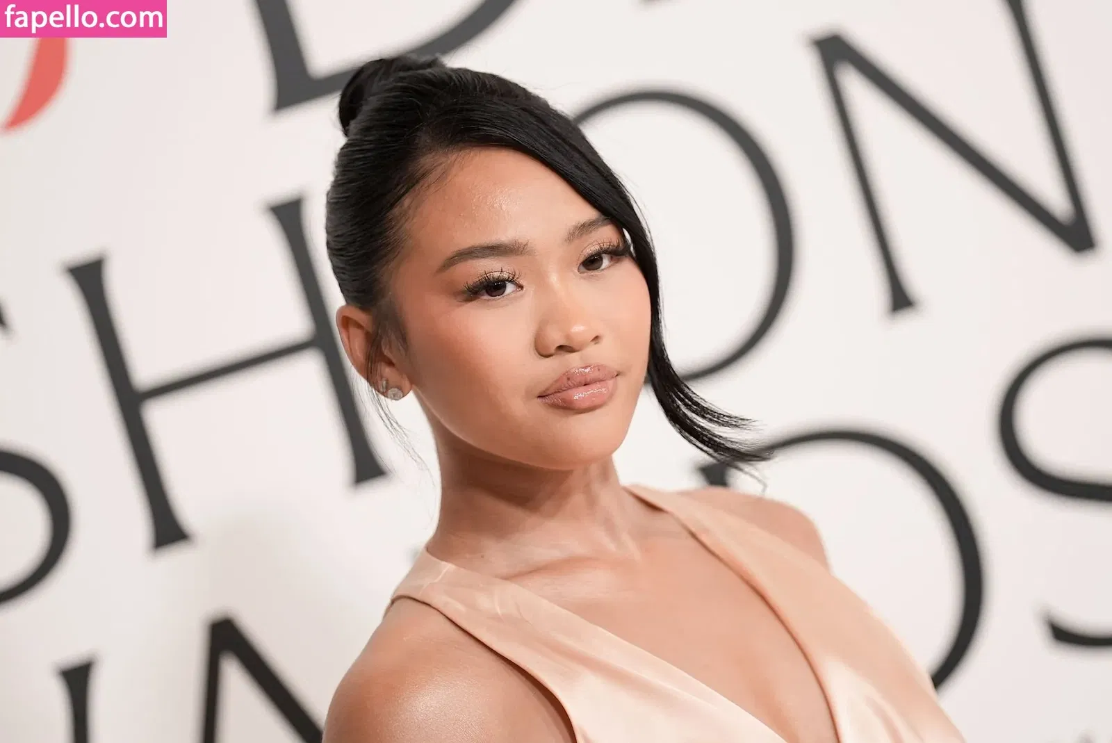 Suni Lee / sunisalee / u144353206 Onlyfans Photo Gallery 