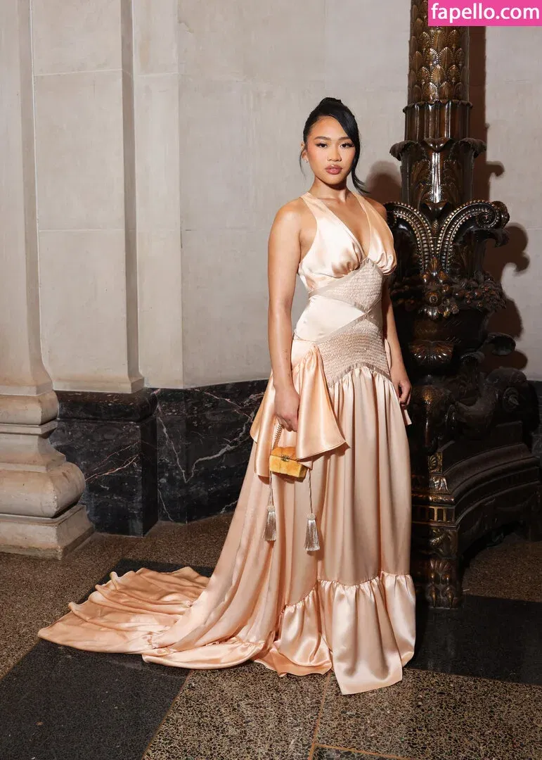 Suni Lee / sunisalee / u144353206 Onlyfans Photo Gallery 