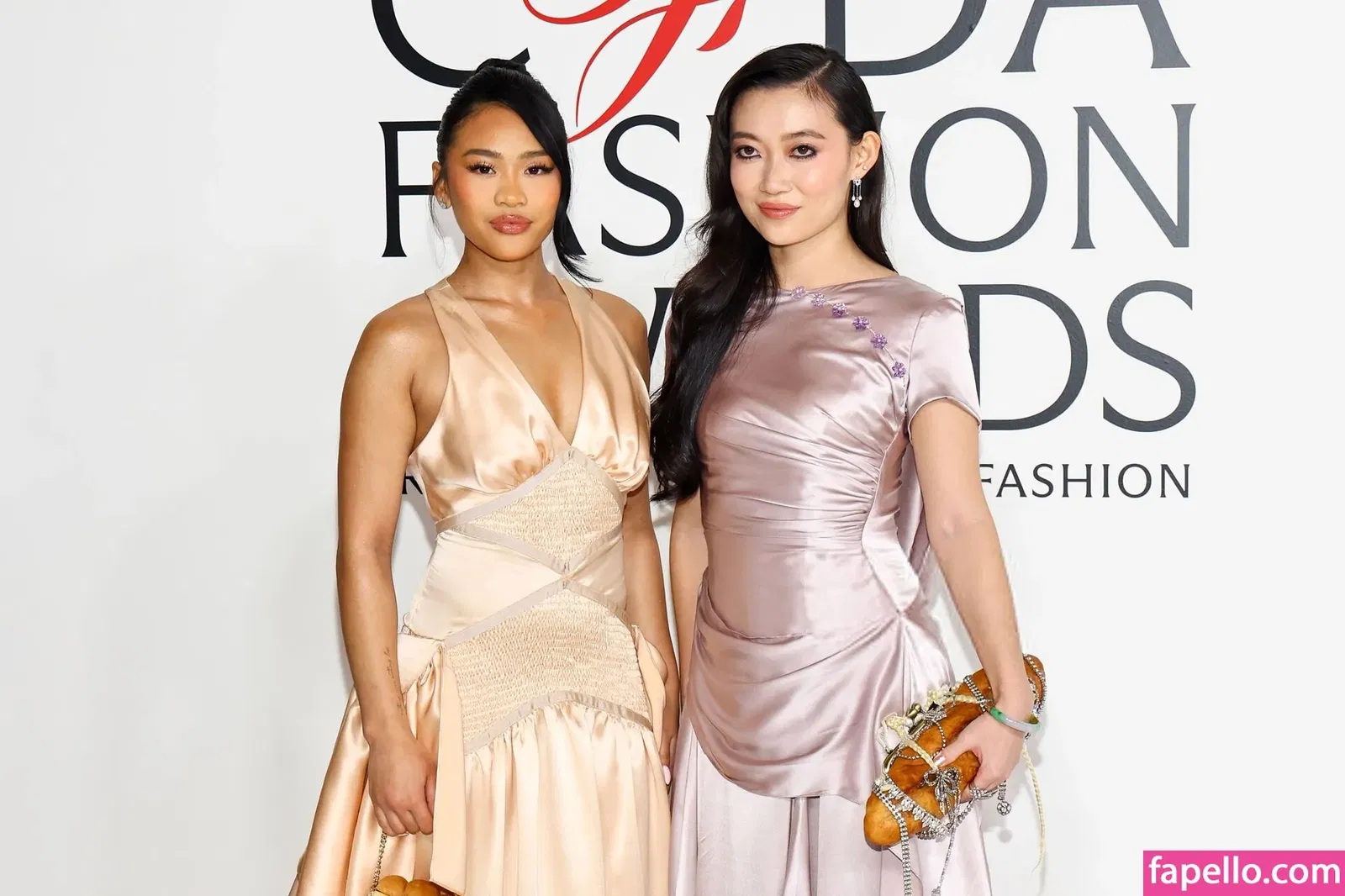 Suni Lee / sunisalee / u144353206 Onlyfans Photo Gallery 