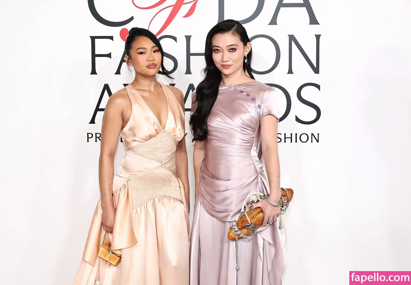 Suni Lee / sunisalee / u144353206 Onlyfans Photo Gallery 