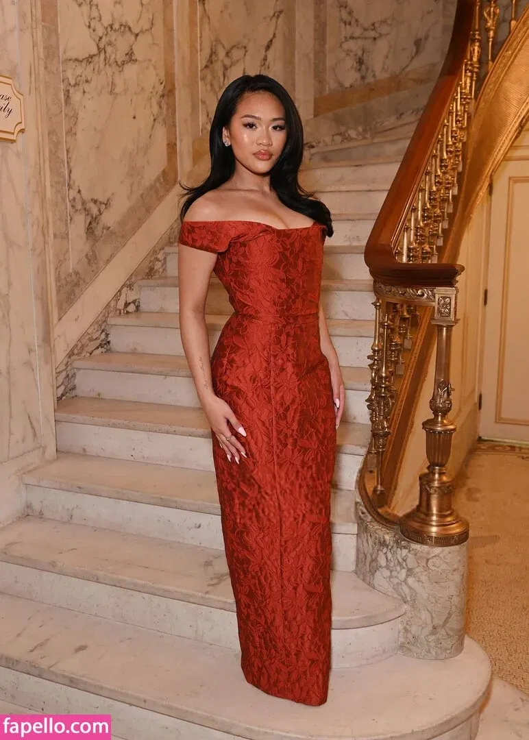 Suni Lee / sunisalee / u144353206 Onlyfans Photo Gallery 