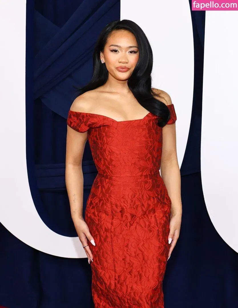 Suni Lee / sunisalee / u144353206 Onlyfans Photo Gallery 