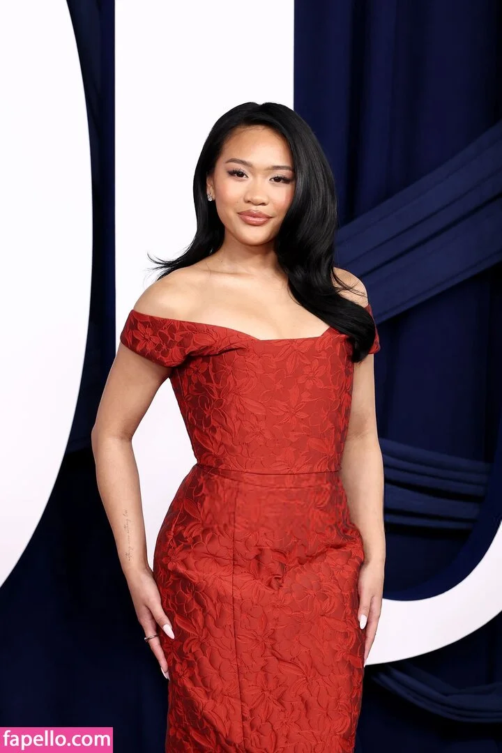 Suni Lee / sunisalee / u144353206 Onlyfans Photo Gallery 