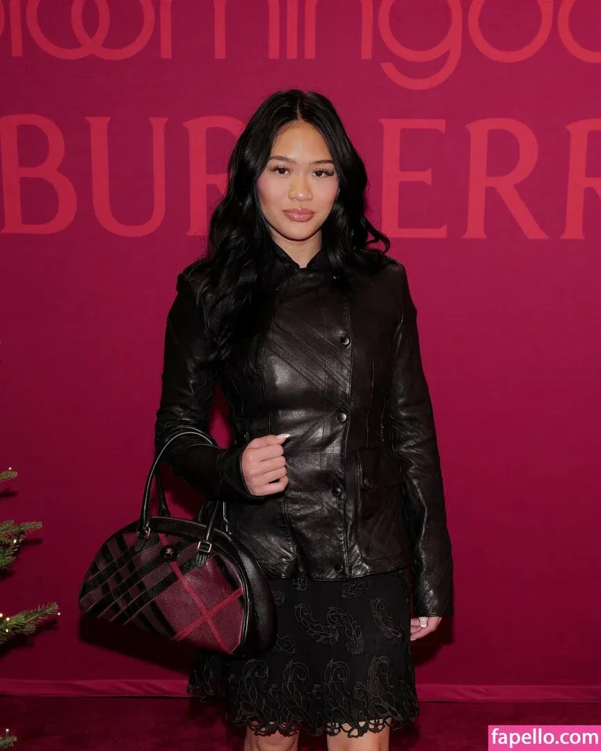 Suni Lee / sunisalee / u144353206 Onlyfans Photo Gallery 