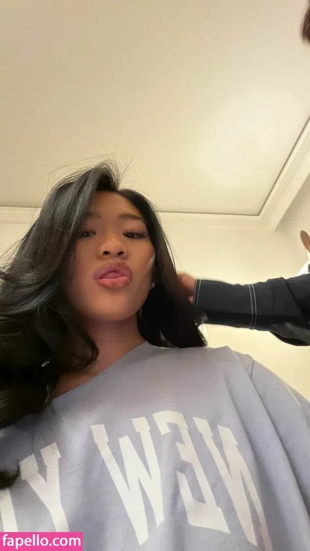 Suni Lee / sunisalee / u144353206 Onlyfans Photo Gallery 