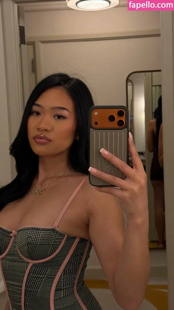 Suni Lee / sunisalee / u144353206 Onlyfans Photo Gallery 