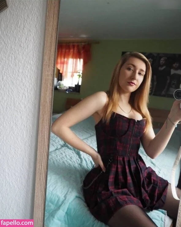 nadine22 / nadineoffical_ Onlyfans Photo Gallery 